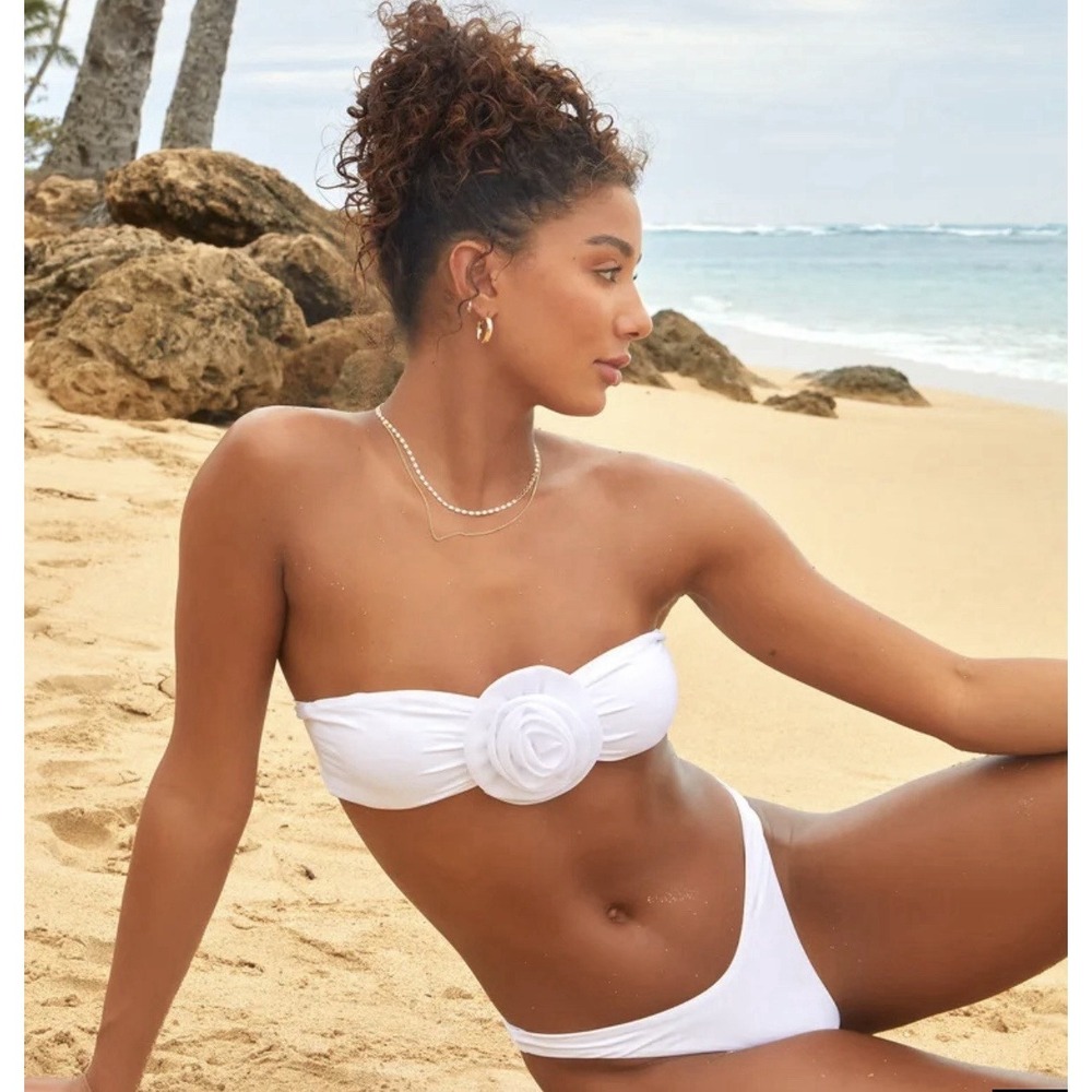Lulus Tide and Seek White Rosette Bandeau Bikini Top Women's Size xL